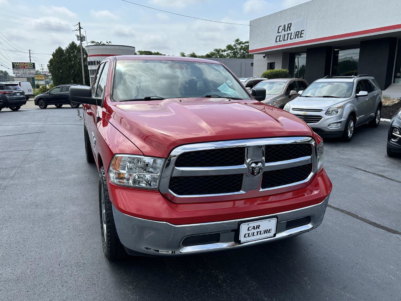 Used 2020 RAM 1500 Classic SLT AWD/4WD image 3