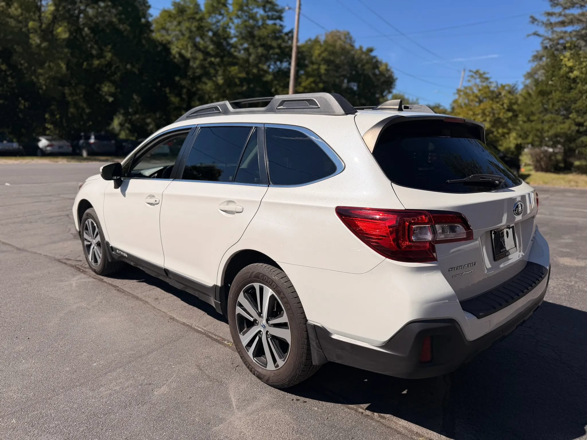 Used 2019 Subaru Outback 2.5i Limited w/ Popular Package #2 AWD/4WD image 4