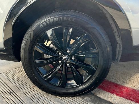 Used 2025 Buick Envista Sport Touring image 8