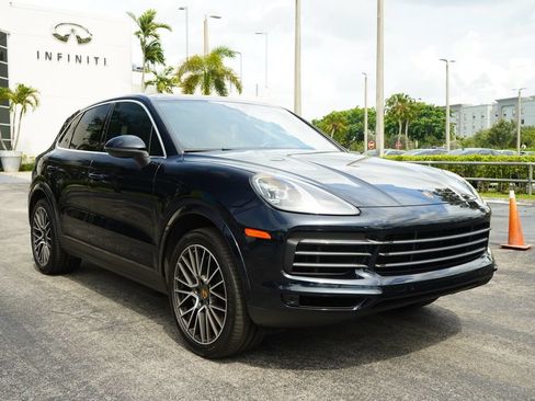 Used 2022 Porsche Cayenne AWD/4WD image 12