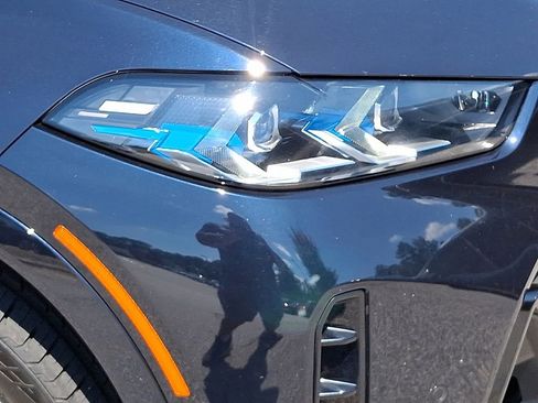 Used 2024 BMW X6 xDrive40i image 9