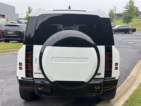 Certified 2023 Land Rover Defender 110 X-Dynamic SE AWD/4WD image 6