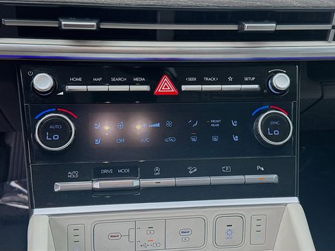 Used 2024 Hyundai Santa Fe Calligraphy FWD image 13