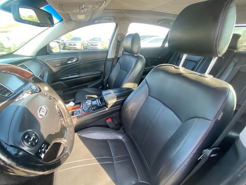 Used 2016 Kia K900 Luxury image 25