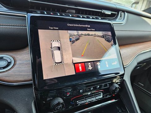 Used 2023 Jeep Grand Cherokee Summit w/ Luxury Tech Group V image 31