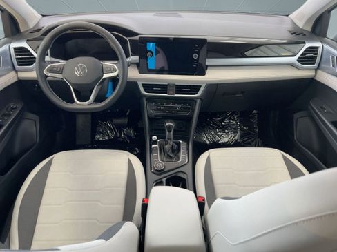 New 2026 Volkswagen Taos SE image 17