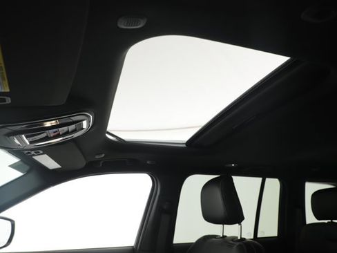 New 2026 Jeep Grand Cherokee Altitude image 8