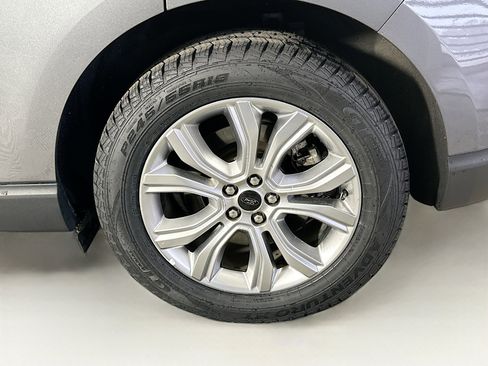 Used 2024 Ford Edge Titanium image 11