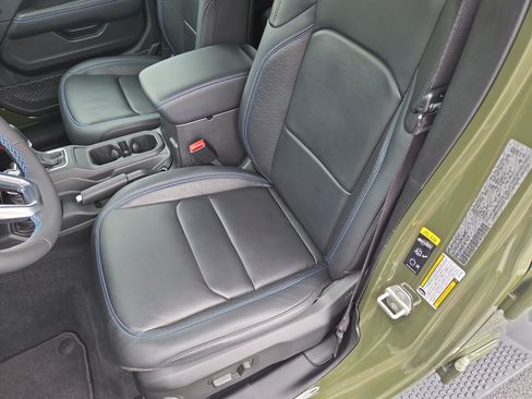Used 2024 Jeep Wrangler High Altitude AWD/4WD image 14