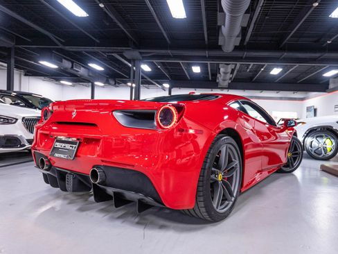 Used 2018 Ferrari 488 GTB RWD image 67