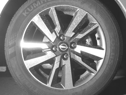 Used 2025 Nissan Versa SV FWD image 13