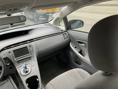 Used 2010 Toyota Prius Three w/ Navigation Pkg FWD image 18