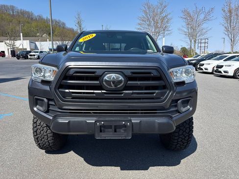Used 2019 Toyota Tacoma SR w/ SR Convenience Package image 11