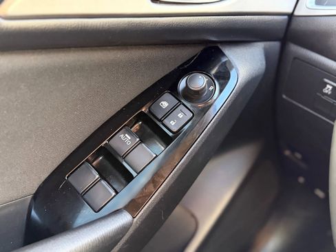 Used 2018 MAZDA MAZDA3 Sport image 29