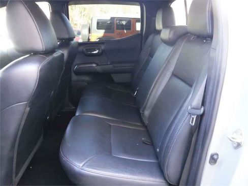 Used 2019 Toyota Tacoma 4x4 Double Cab image 6