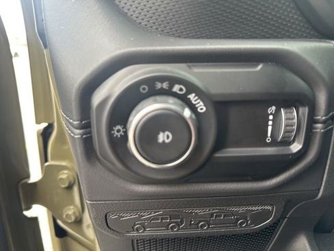 Used 2025 Jeep Wrangler Unlimited Rubicon w/ Convenience Group image 22