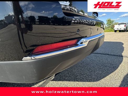 Certified 2025 Chevrolet Tahoe LT AWD/4WD image 4
