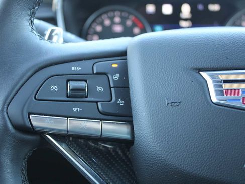 Used 2024 Cadillac XT6 Sport w/ LPO, ONYX Package image 14