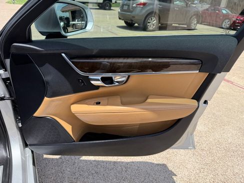 Used 2017 Volvo S90 T6 Momentum w/ Vision Package image 22