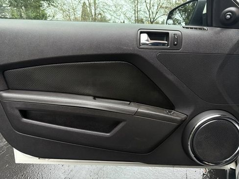 Used 2012 Ford Mustang GT Premium image 15