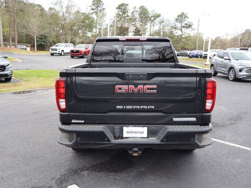 Used 2022 GMC Sierra 1500 Elevation w/ Elevation Premium Package image 9
