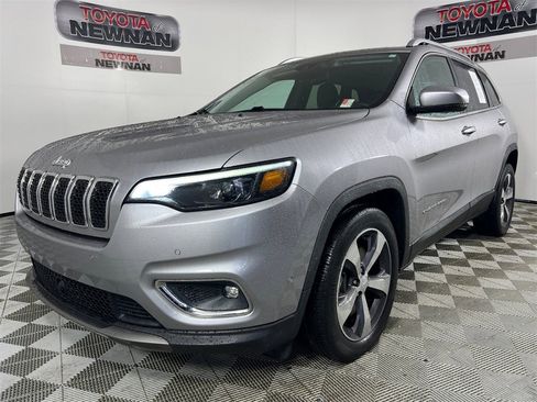 Used 2019 Jeep Cherokee Limited w/ Luxury Group image 8