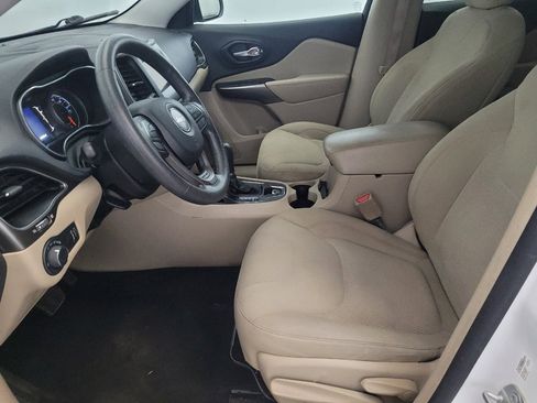 Used 2020 Jeep Cherokee Latitude FWD image 17