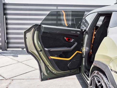 Used 2023 Lamborghini Urus Performante AWD/4WD image 35