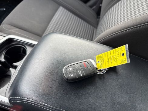 Used 2023 Dodge Charger SXT image 34