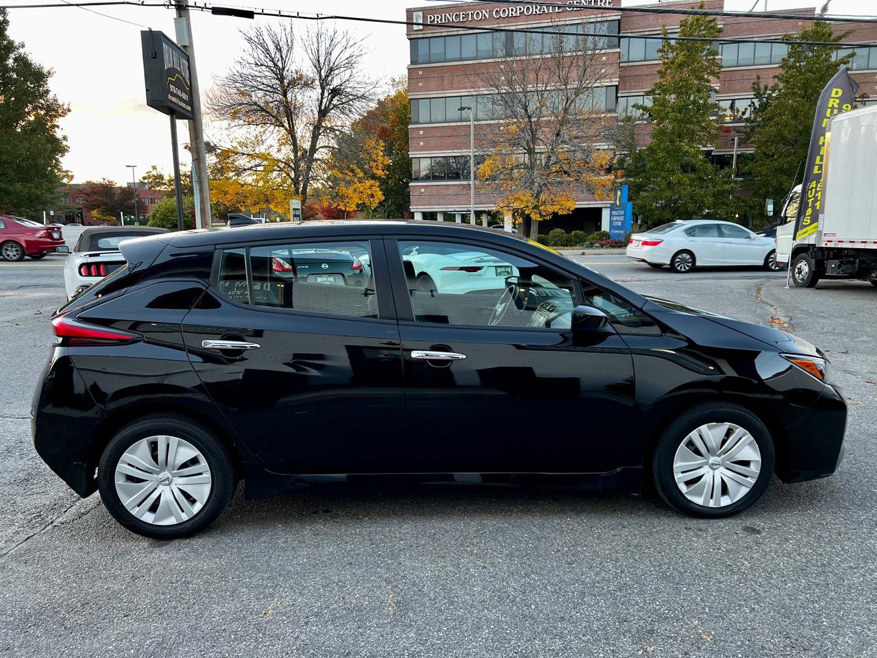 Used 2020 Nissan Leaf S w/ S Charge Package FWD image 6