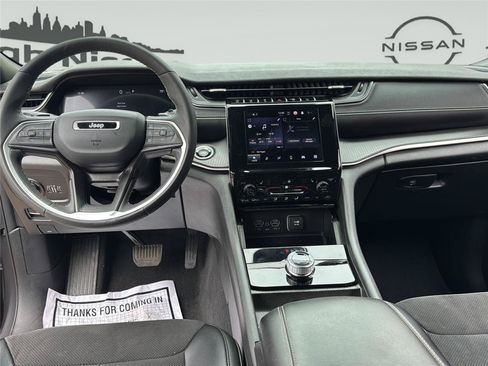 Used 2023 Jeep Grand Cherokee Altitude AWD/4WD image 22