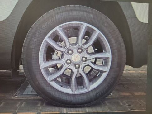 Used 2023 GMC Terrain SLT w/ Tech Package image 14