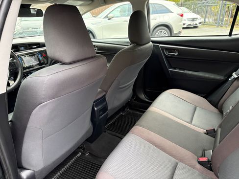 Used 2018 Toyota Corolla LE image 17