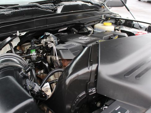 Used 2024 RAM 2500 Tradesman w/ Chrome Appearance Group image 15