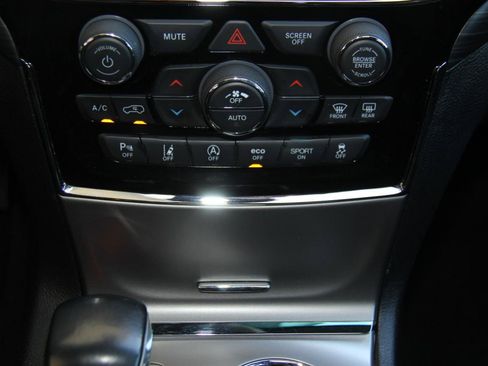 Used 2020 Jeep Grand Cherokee Laredo w/ Quick Order Package 2BN North AWD/4WD image 19