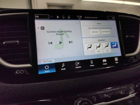 Used 2024 Chrysler Pacifica Touring-L image 45