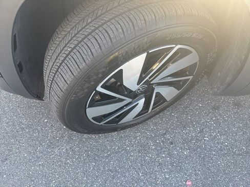 Used 2024 Volkswagen Atlas SE image 4