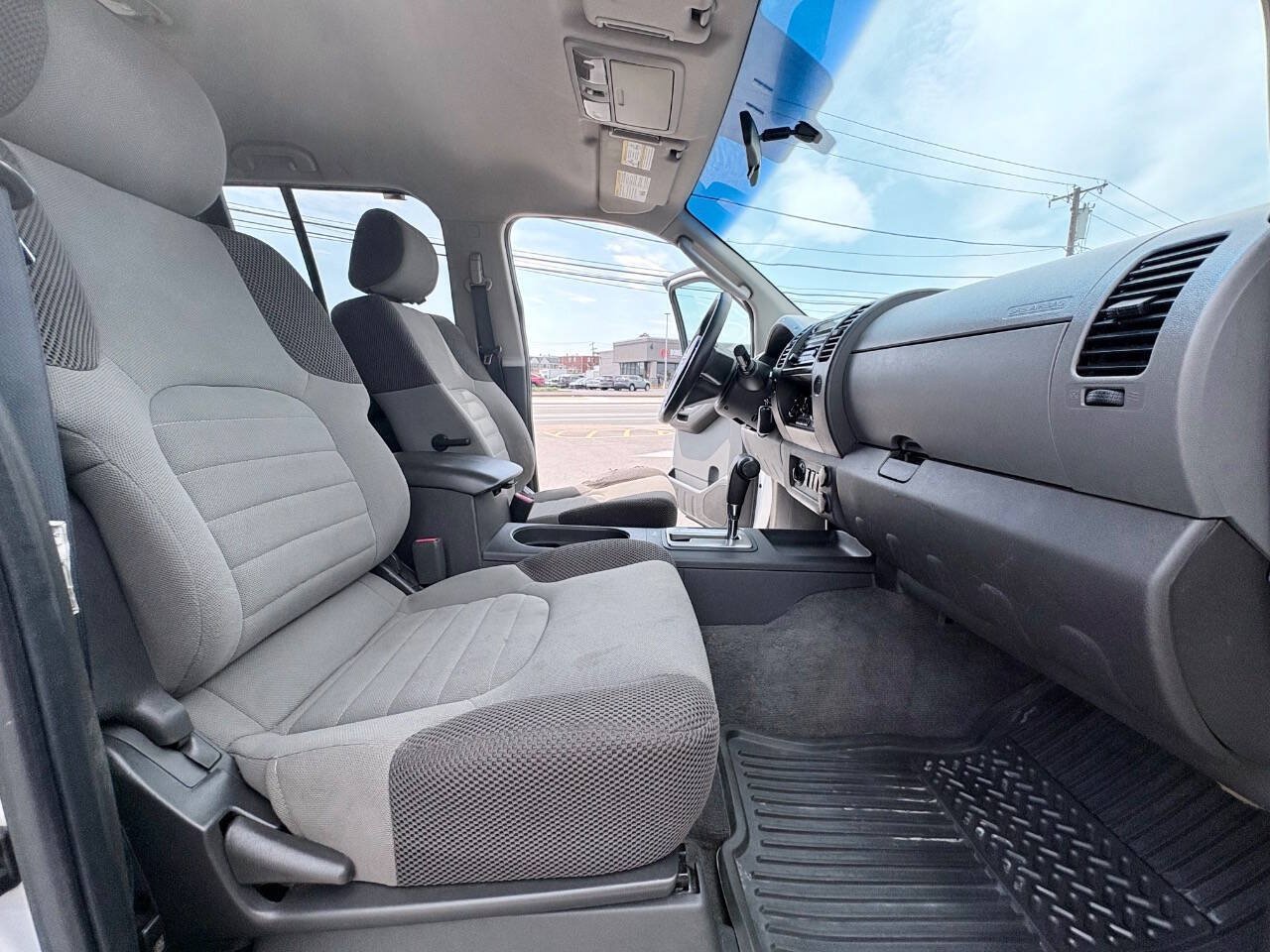 Used 2005 Nissan Xterra SE AWD/4WD image 32