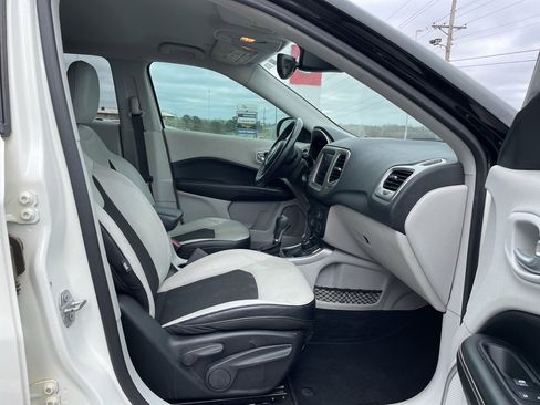 Used 2018 Jeep Compass Latitude w/ Popular Equipment Group image 23