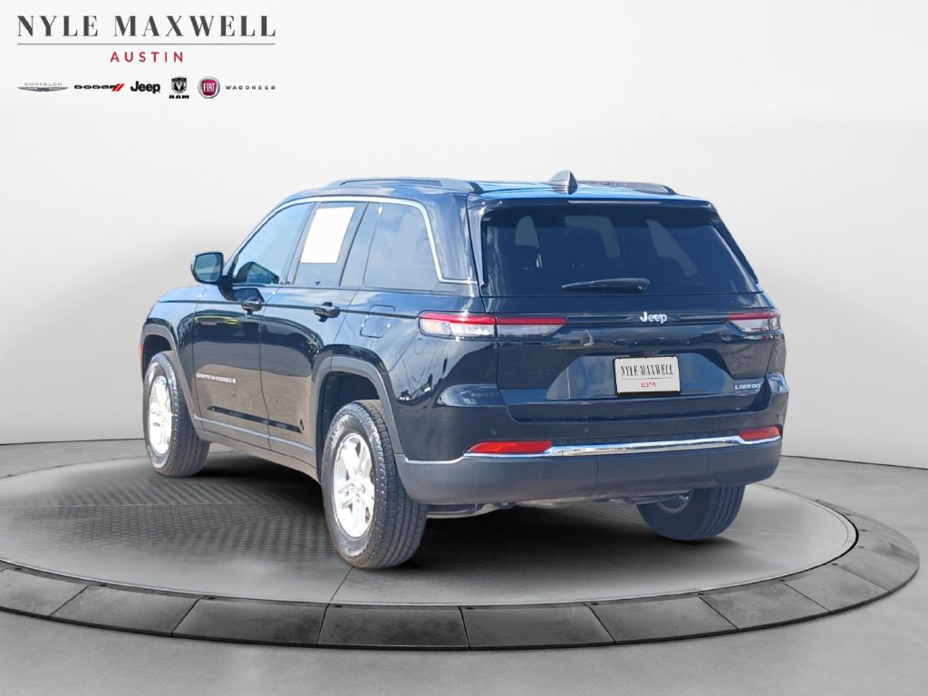 Used 2025 Jeep Grand Cherokee Laredo RWD image 14