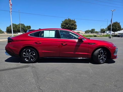 Used 2025 Hyundai Sonata SEL FWD image 3