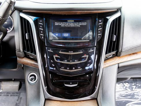 Used 2019 Cadillac Escalade Premium Luxury image 26