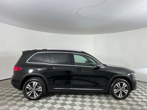 Used 2025 Mercedes-Benz GLB 250 image 4