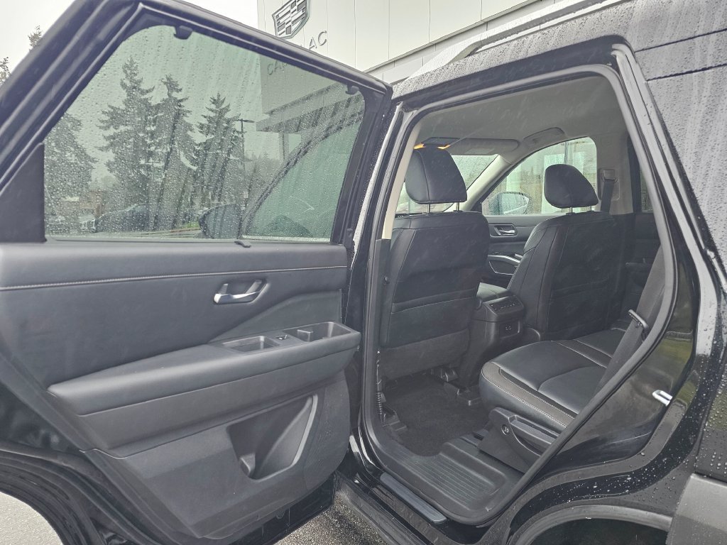 Used 2022 Nissan Pathfinder SL AWD/4WD image 19