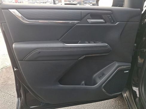 Used 2024 GMC Acadia Elevation AWD/4WD image 12