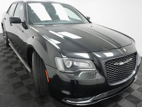 Used 2016 Chrysler 300 S image 10