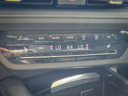 Used 2023 Buick Envision Essence AWD/4WD image 25