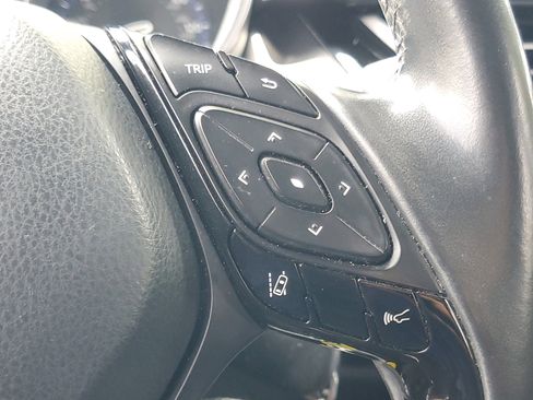 Used 2018 Toyota C-HR XLE image 22