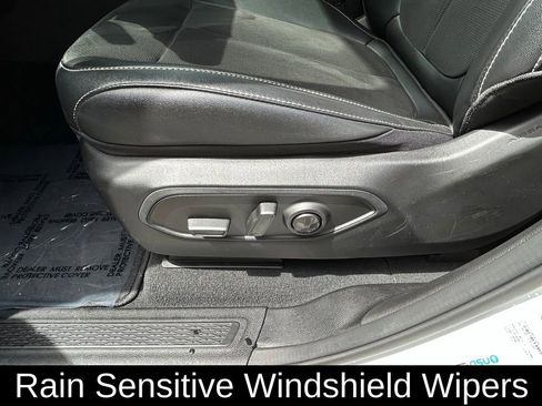 Used 2024 Jeep Grand Cherokee Altitude image 18