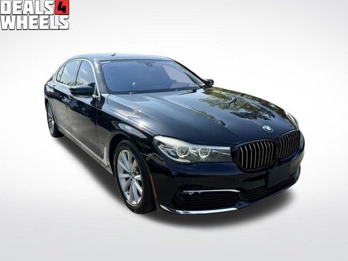 Used 2017 BMW 740i RWD image 3